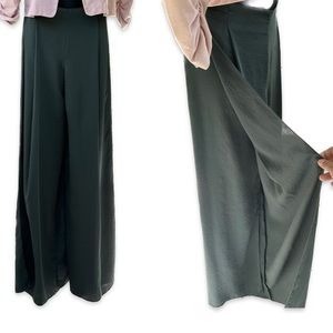 Zara Sateen Palazzo pants•Hunter Green• pleated•open sides•Size S